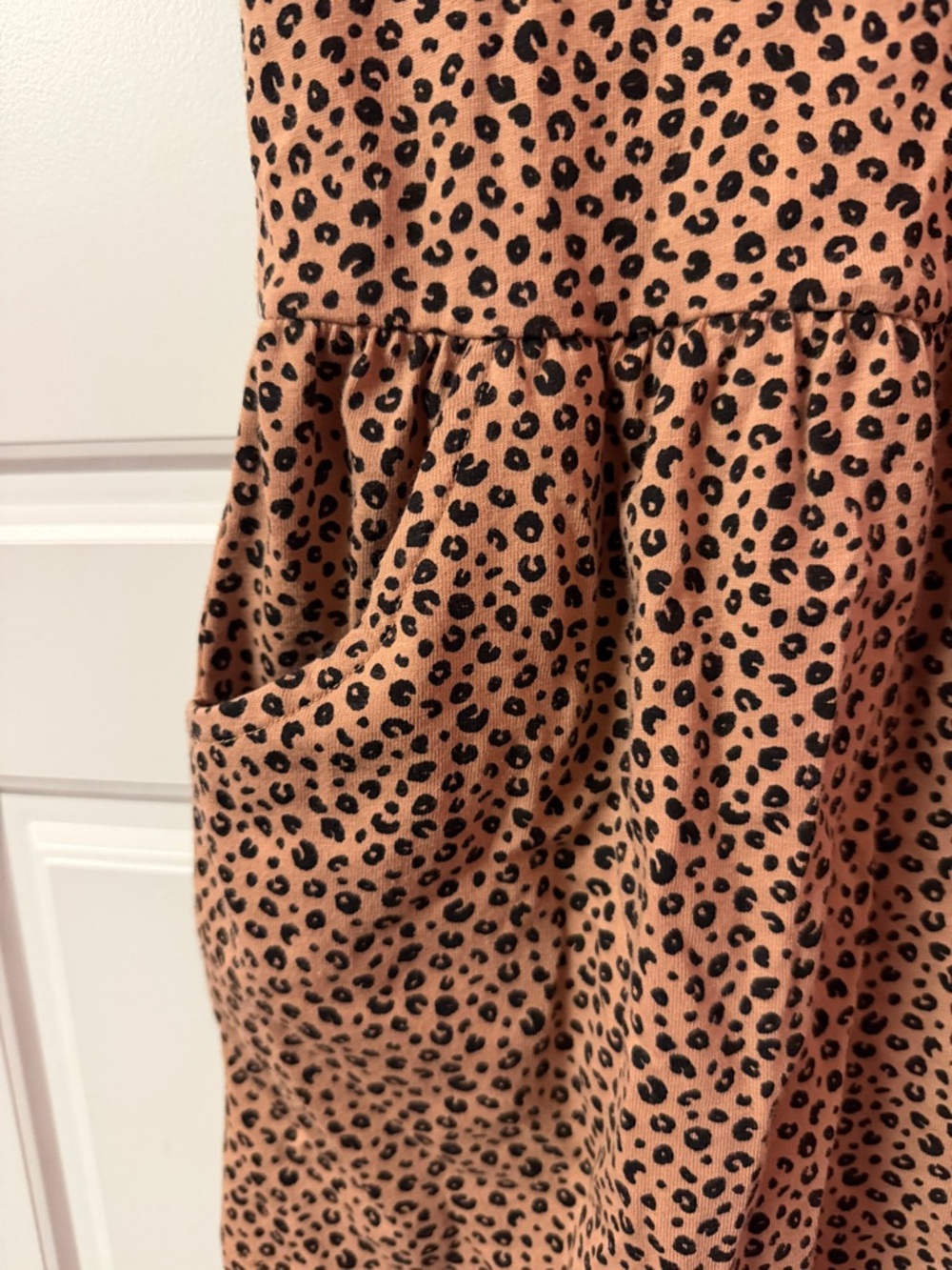 Cat and Jack Girls' Tan Leopard Print Short Sleeve Dress XS(4/5) - Picture 3 of 6